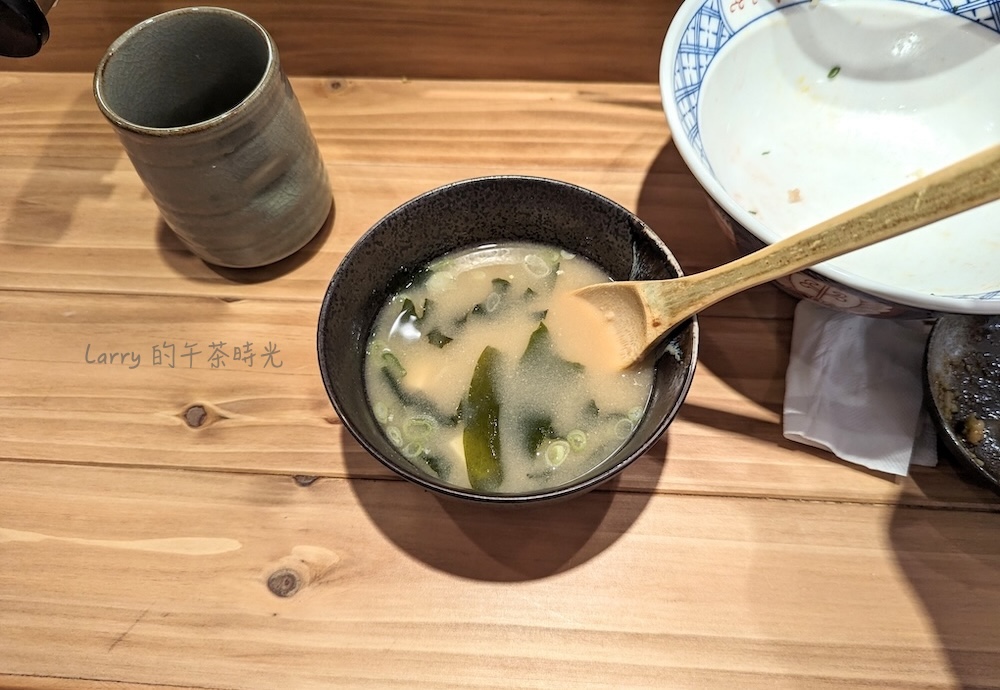 長浜魚屋 海鮮丼飯 遠百信義A13 味噌湯