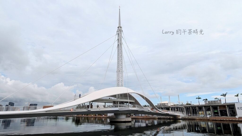 高雄, 駁二藝術特區, 大港橋