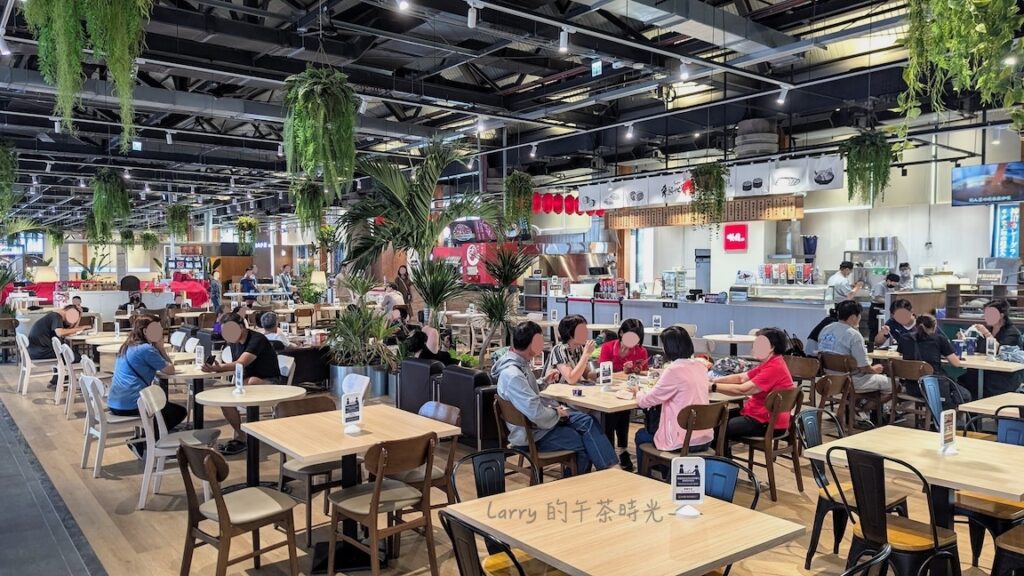 高雄新濱町海洋廚房(原鼓山魚市場),美食廣場內部