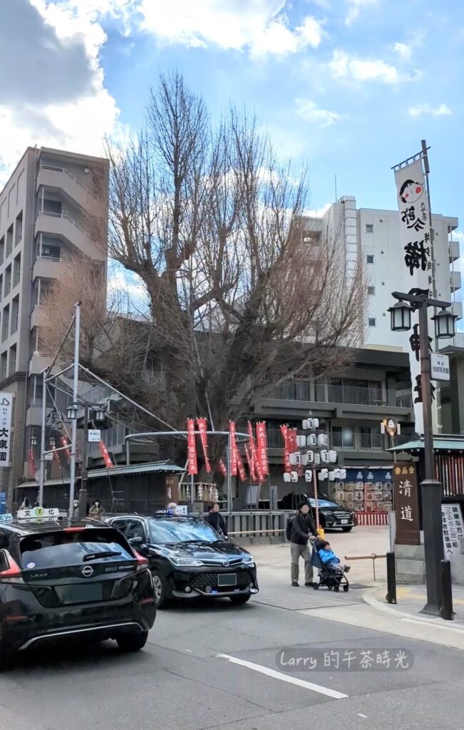 福岡博多的櫛田神社, 神社旁邊千年的銀杏樹