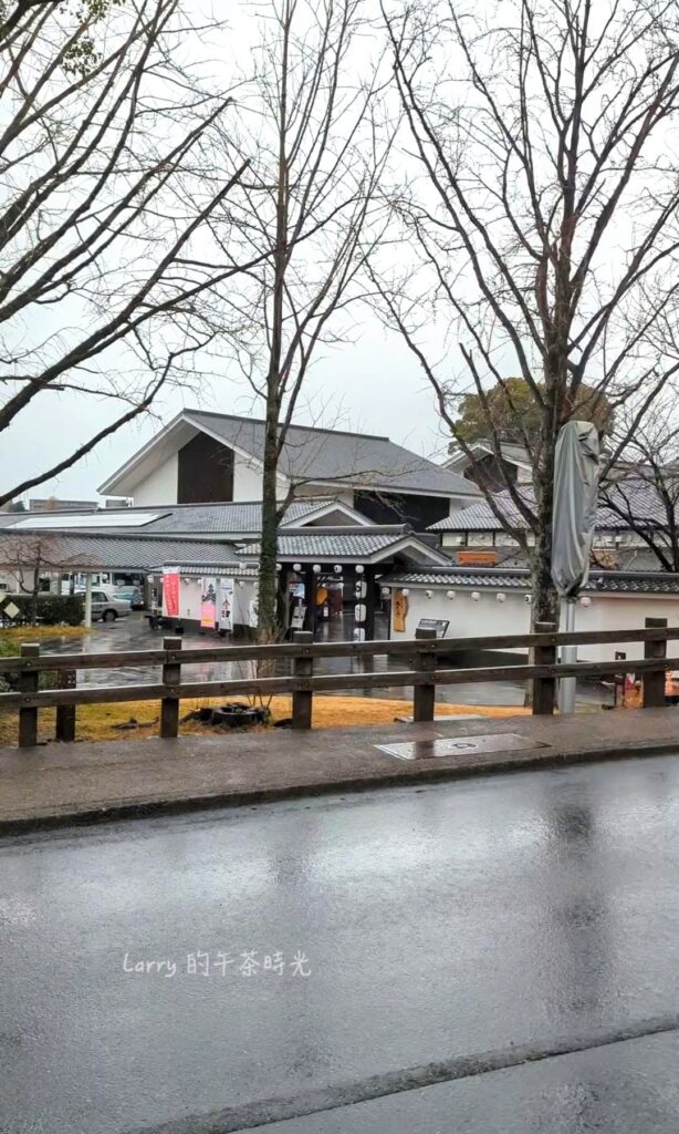 熊本城旁的行幸坂, 行幸橋的西北側是「城彩苑」