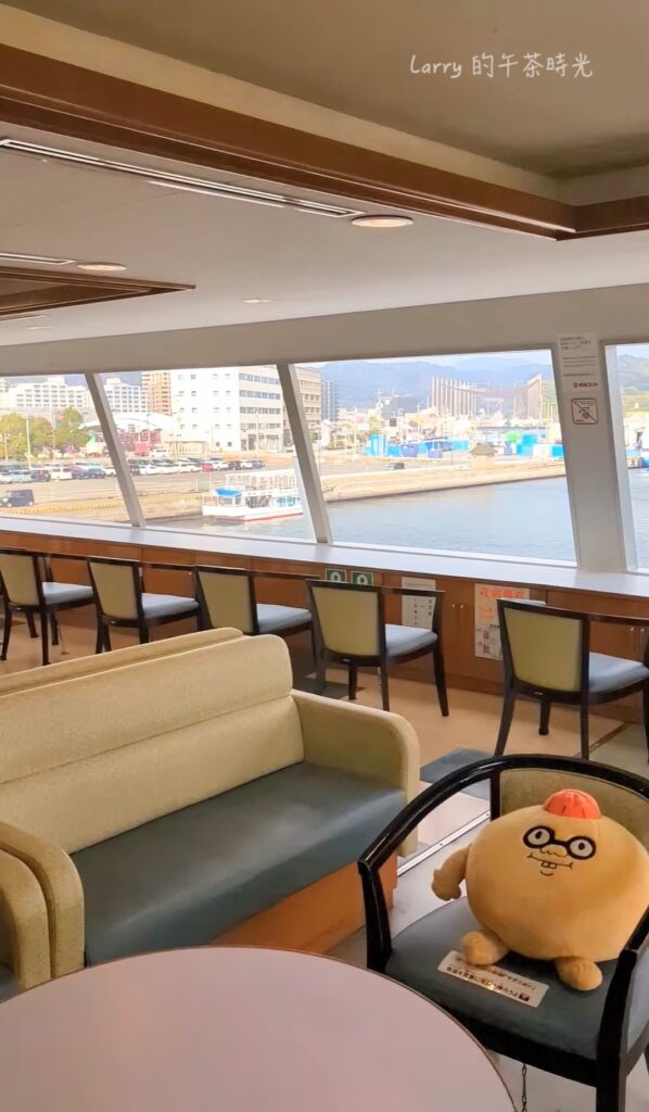 櫻島渡輪船頭的座位區