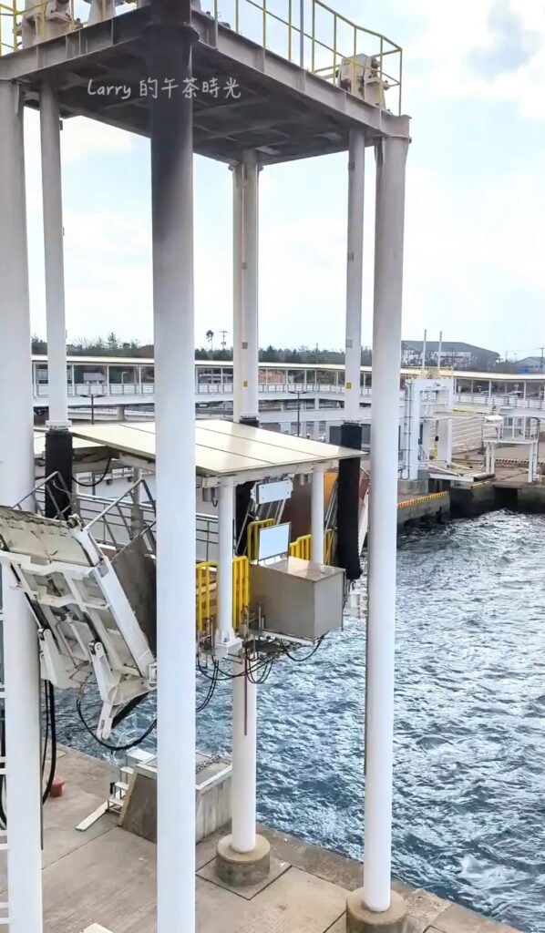 鹿兒島前往櫻島的渡輪,準備在櫻島靠岸