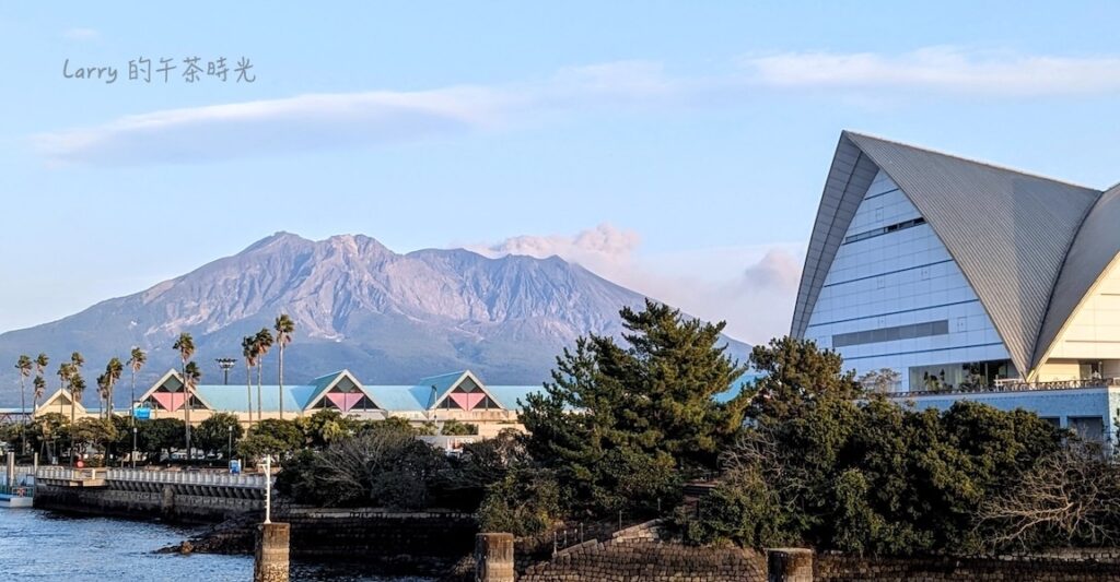 鹿兒島的櫻島渡輪碼頭,遠眺櫻島火山