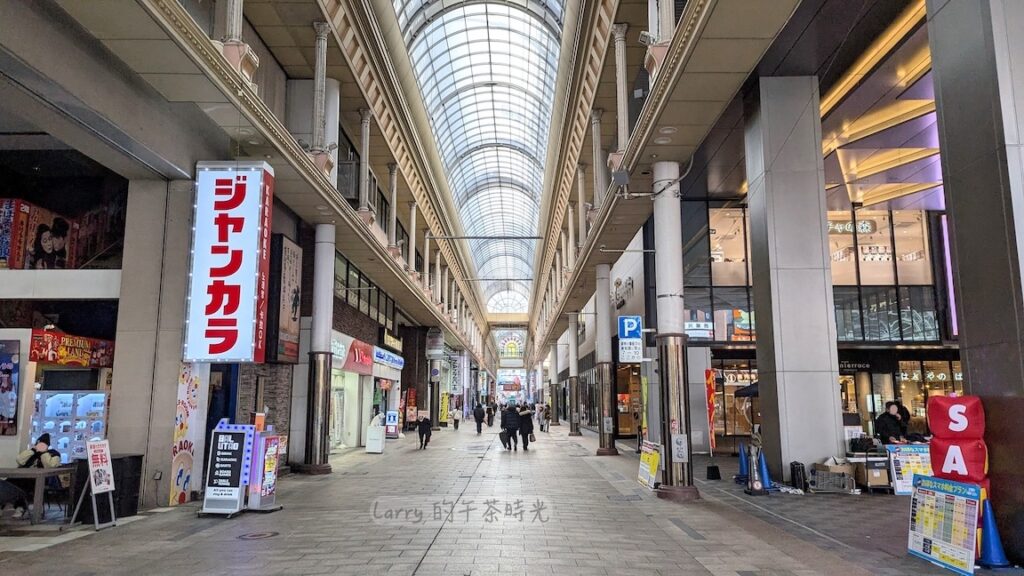 鹿兒島天文館的南側商店街，右側是 CenTerrace 購物中心
