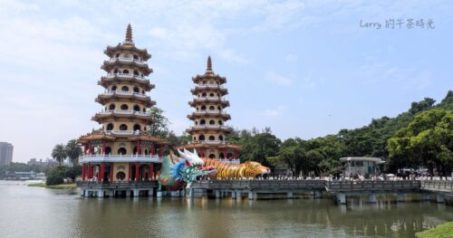 [高雄景點] 蓮池潭龍虎塔半日遊！分享我的交通方式與路線，體驗湖邊雙塔入龍喉出虎口