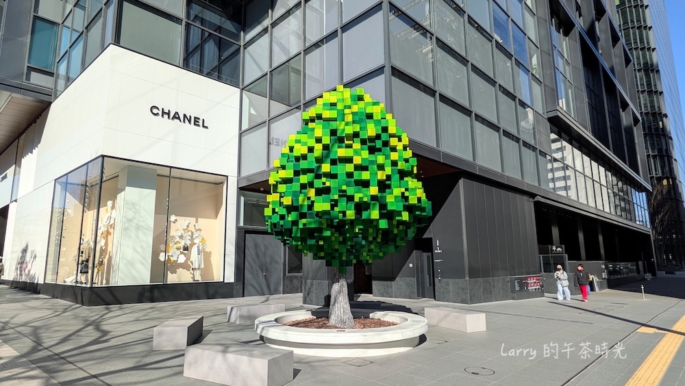 福岡天神 ONE FUKUOKA BLDG. 旁的「像素樹」(Pixel Tree)