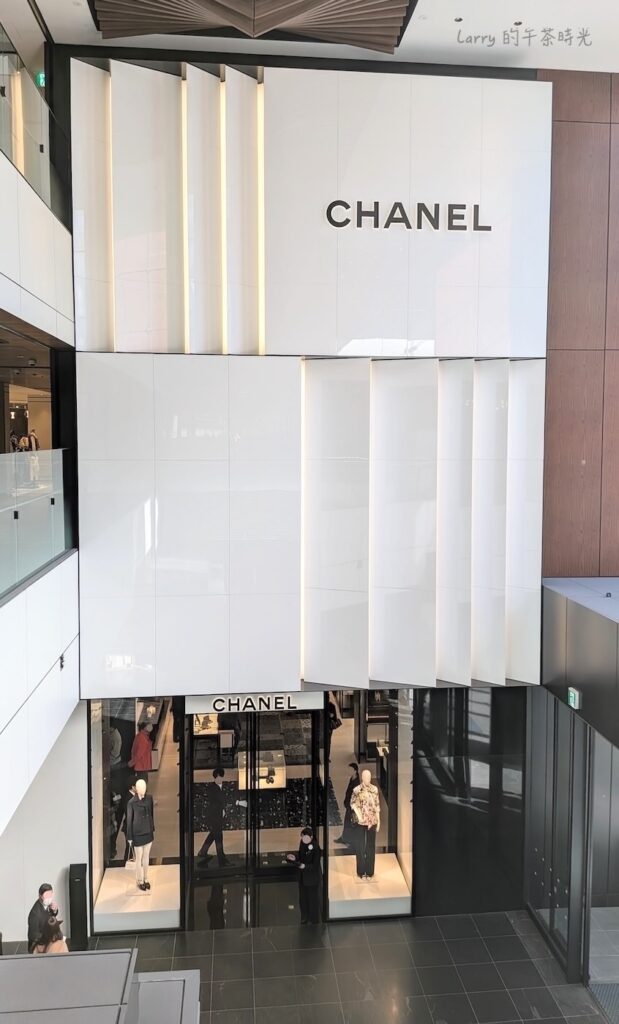 福岡天神 ONE FUKUOKA BLDG. 裡面的 CHANEL，是全日本面積最大的 CHANEL