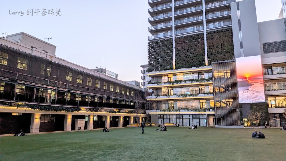 福岡大名花園城市西側的 Terrace，與南側的舊校舍，目前作為新創基地使用